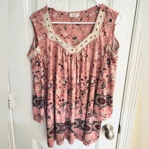 Size: L Ladies top. Pink with floral print. Style & Co. Not tears or stains.